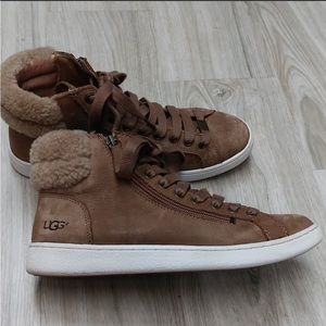 Ugg ankle boot with fur